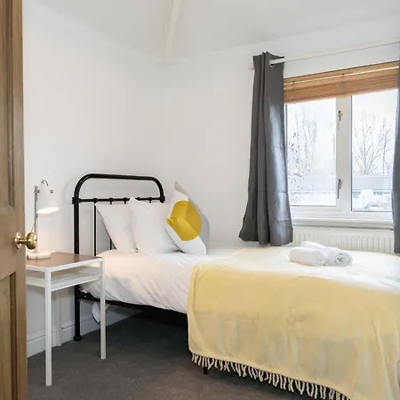 Дом отдыха Imagination By Olauda Sa - 3 Bed House With Free Parking *