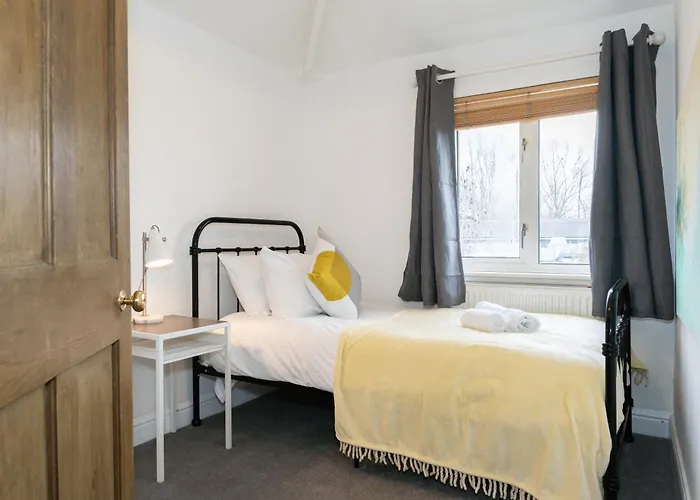 Feriehus Imagination By Olauda Sa - 3 Bed House With Free Parking *