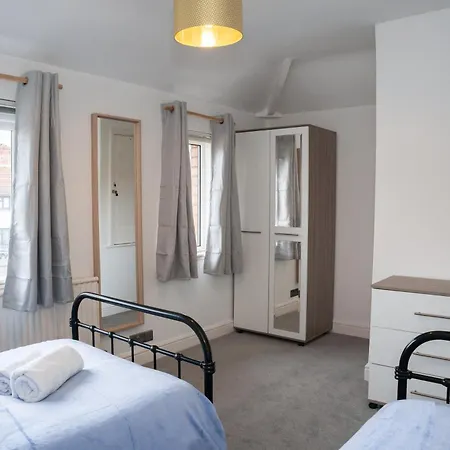 Imagination By Olauda Sa - 3 Bed House With Free Parking Nyaraló Bristol